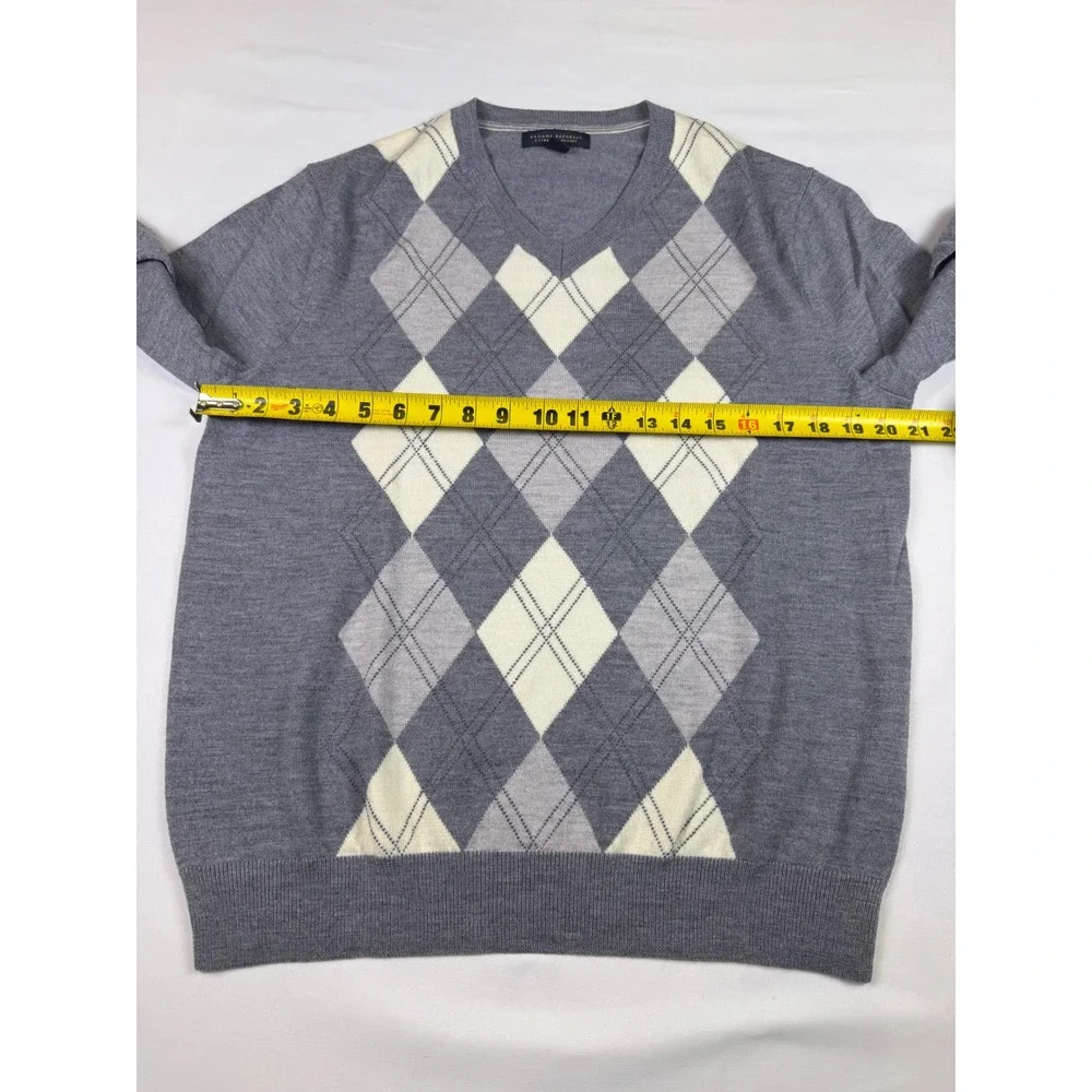 Banana Republic Mens Grey Argyle V-Neck Extra Fine Merino Wool Sweater‎ Large